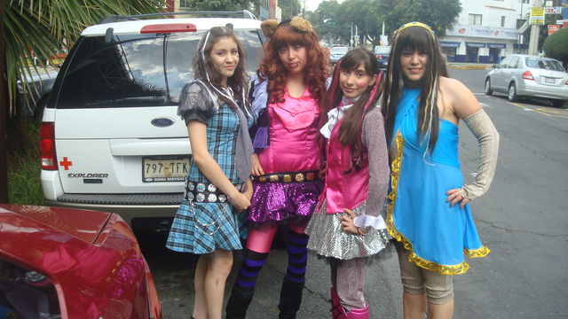 MONSTERS HIGH